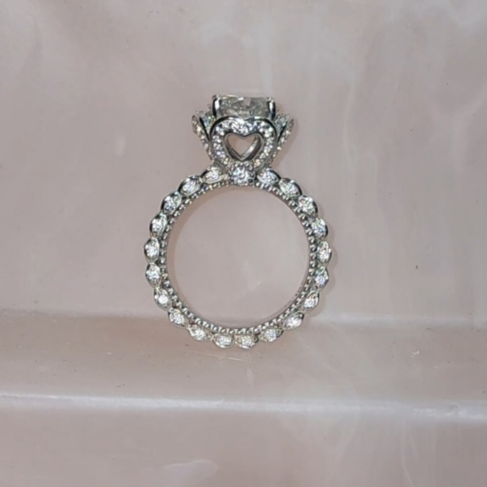 Vintage Style Mossinite 3ct Ring Sz 7 Round Flower EUC - Picture 3 of 12